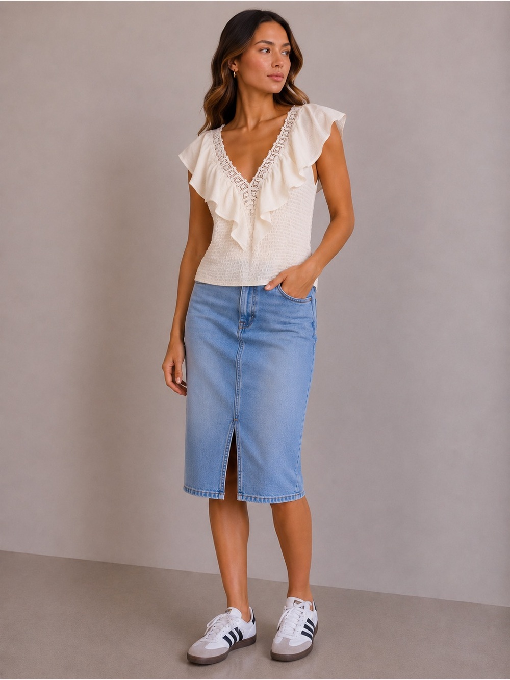 Express NWT size L-Smocked Ruffle V-Neck Summer Top-Must Have!!